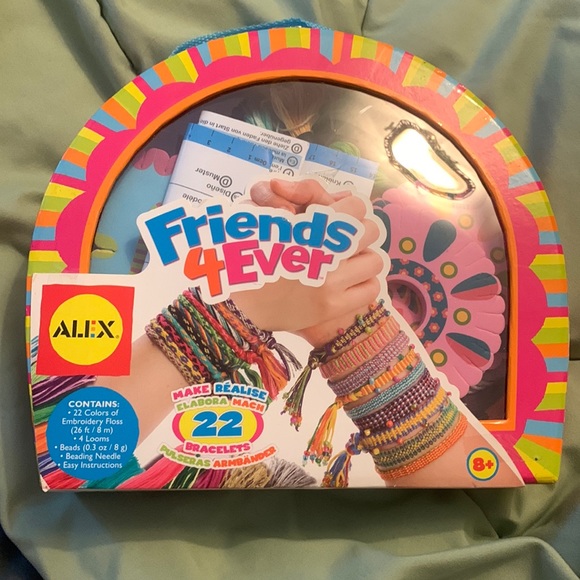 Friends 4 Ever Bracelet Making Kit for ages 8+ - Picture 1 of 3